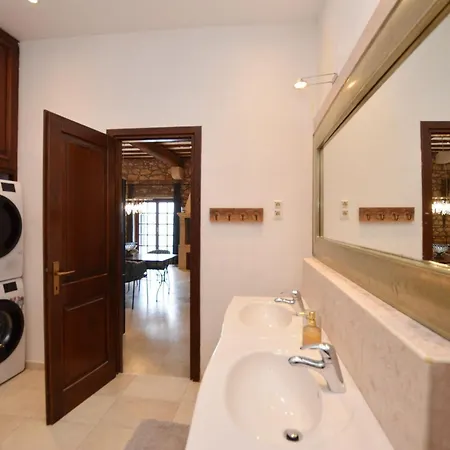 Waterside Cove Oasis - One Bedroom With Sea View *