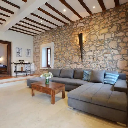 Waterside Cove Oasis - One Bedroom With Sea View *