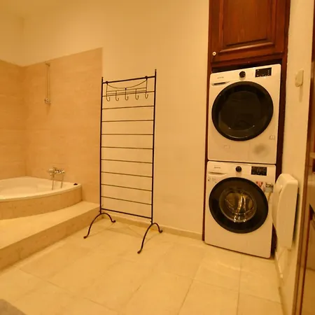 Waterside Cove Oasis - One Bedroom With Sea View