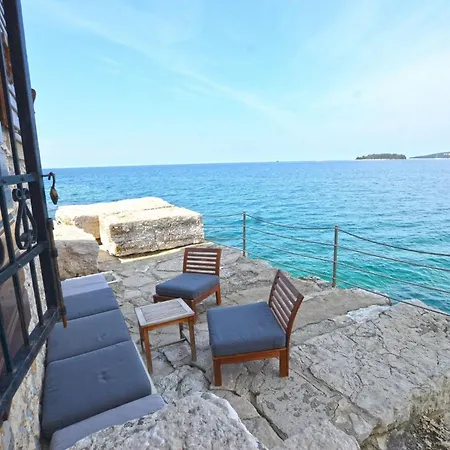Waterside Cove Oasis - One Bedroom With Sea View *
